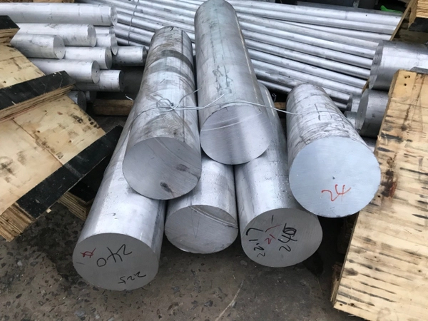 Cách phân biệt nhôm đặc và nhôm pha qua độ bóng bề mặt và màu sắc của mặt cắt kim loại