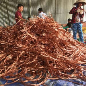 So sánh báo giá từ nhiều đơn vị thu mua phế liệu