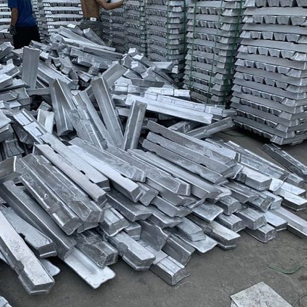Nhôm định hình và nhôm công nghiệp phế liệu được thu mua với giá cao