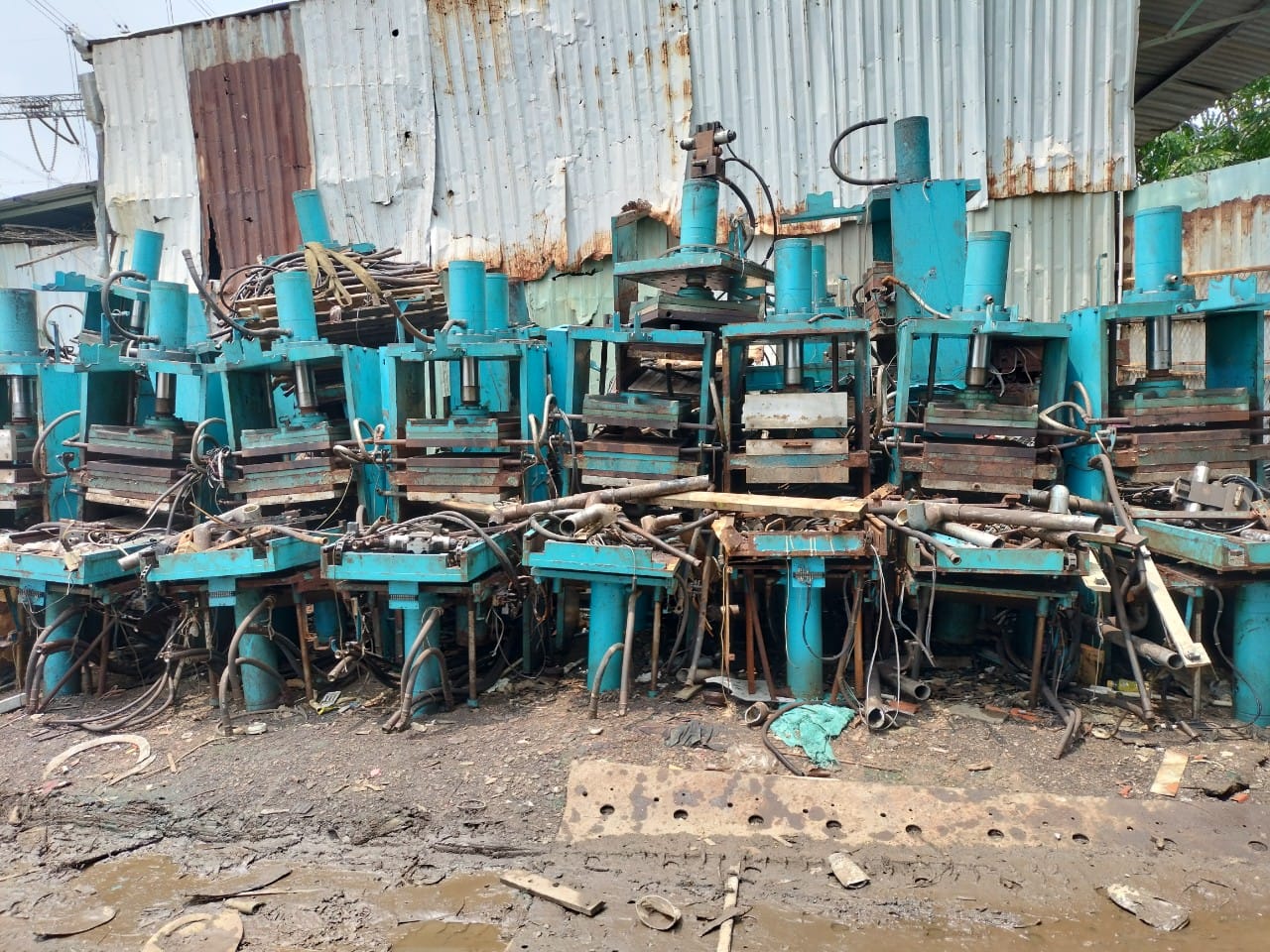 Dây chuyền sản xuất cũ tại nhà máy