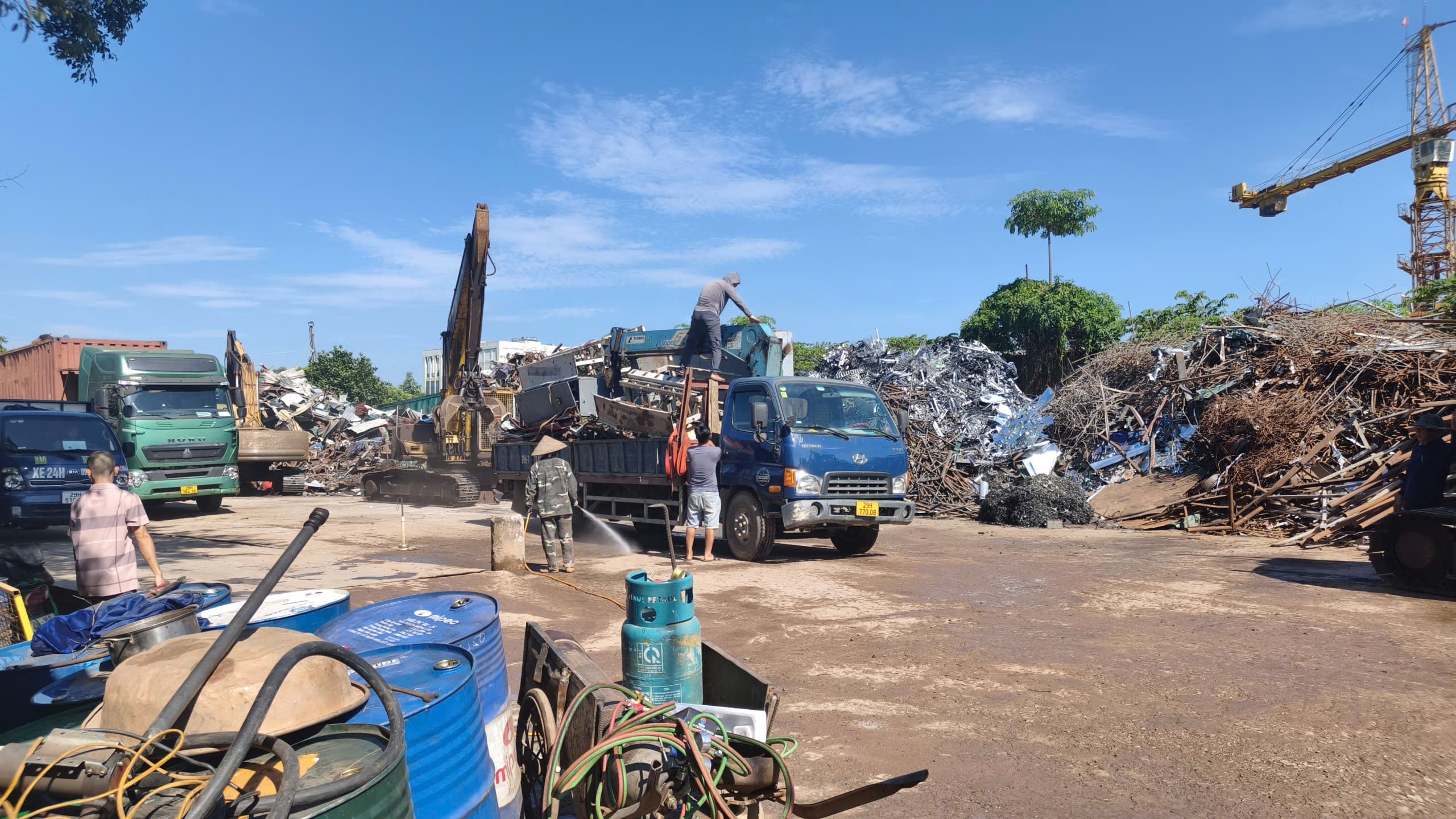 Sắt thép phế liệu tại nhà xưởng sản xuất