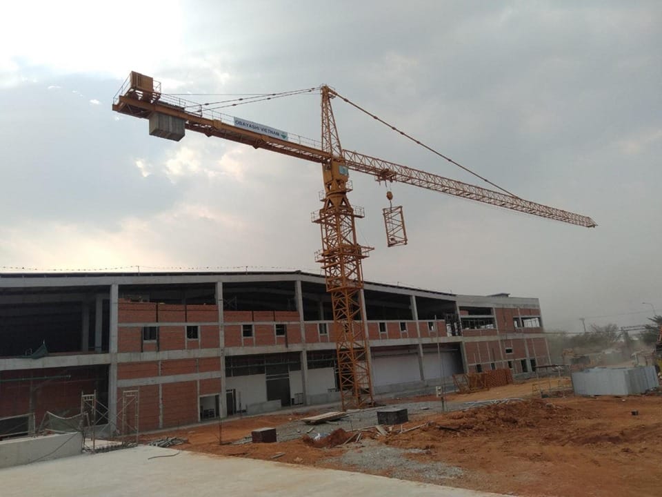 Cắt hạ cẩu tháp phế liệu