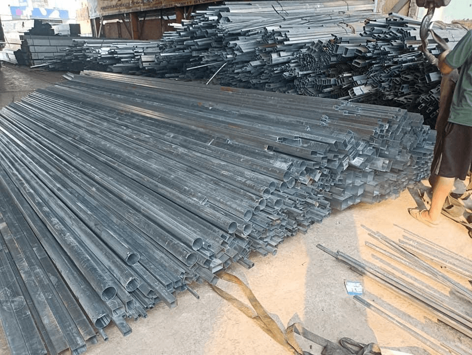 Phân loại sắt hộp phế liệu