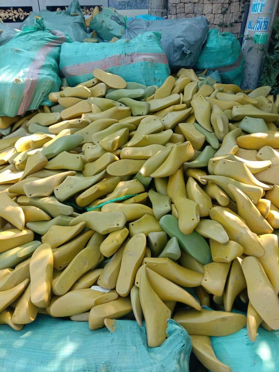 thu mua khuôn giày nhựa